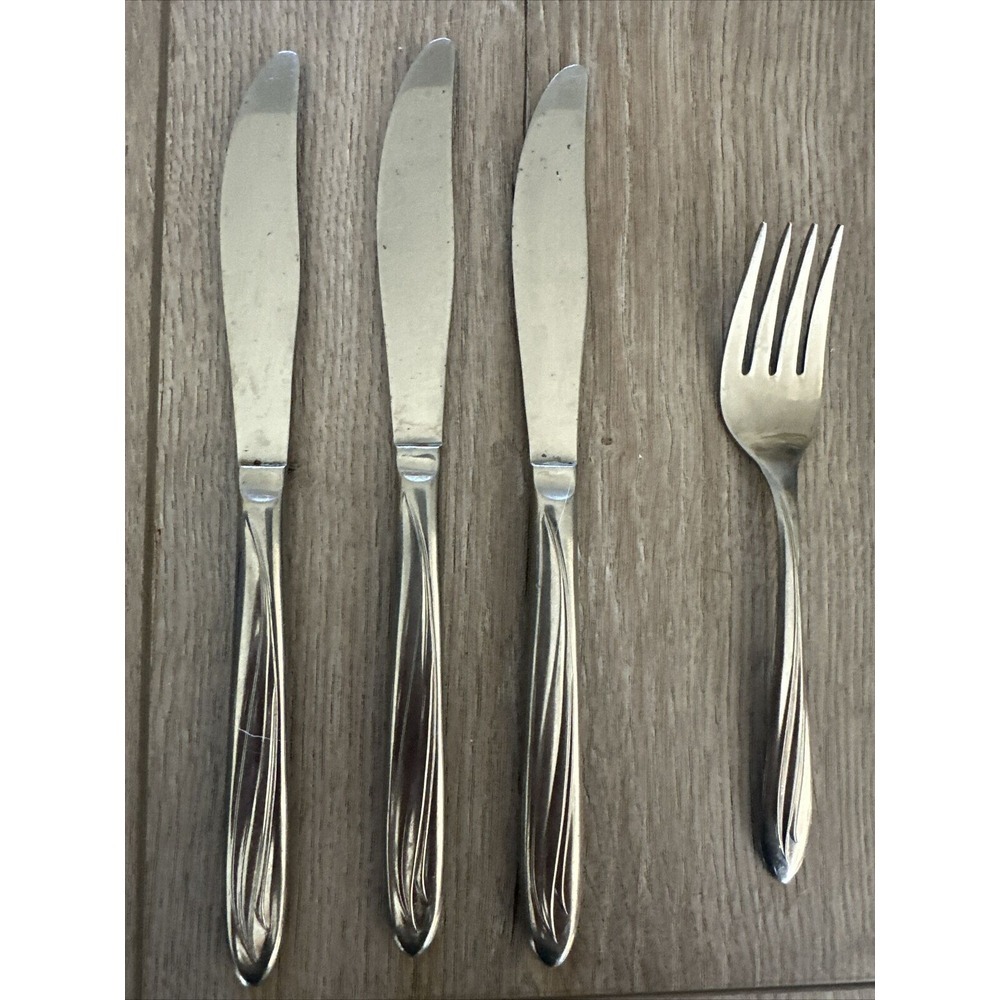 4 PCs International‎ Silver Superior Stainless USA Dynamic Flatware Knives Fork
